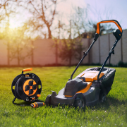 Solight predlžovací prívod - na bubne, 4 zásuvky, 25m kábel guma, 3x 1,5mm2, IP44