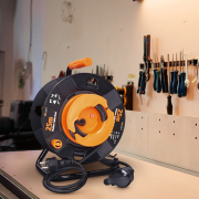 Solight predlžovací prívod na bubne, 1 zásuvka, vonkajší, 25m gumový kábel, 3x 1,5mm2, IP44